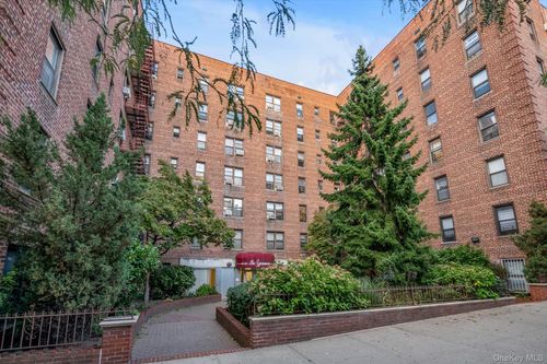 3s-63-09 108th St, Forest Hills, NY, 11375-1319 | Card Image