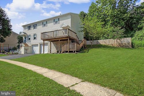 426 Grove Ave, MOHNTON, PA, 19540-1330 | Card Image