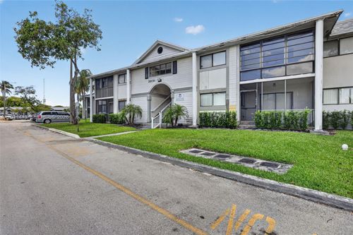 104-20731 Ne 4th Pl, Miami, FL, 33179-1865 | Card Image