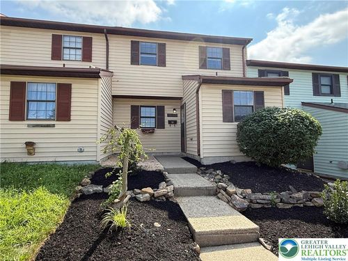 1603 Shiloh Ct, ALLENTOWN, PA, 18104-1747 | Card Image