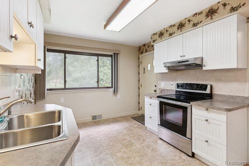 36066 Boyce Dr, Clinton Township, MI, 48035-1413 | Card Image