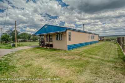 229 West Fifth Street, House other with 3 bedrooms, 2 bathrooms and null parking in Capitan NM | Image 3