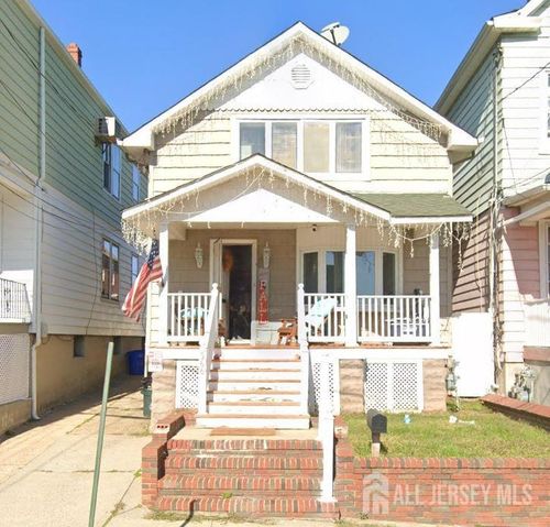 366 Jeffries St, Perth Amboy, NJ, 08861-3226 | Card Image
