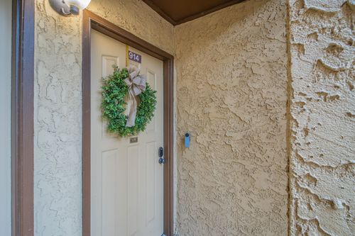 914-1901 Cloisters Dr, Arlington, TX, 76011-8884 | Card Image