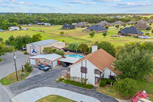 102 Taylor Rd, Weatherford, TX, 76087-5015 | Card Image