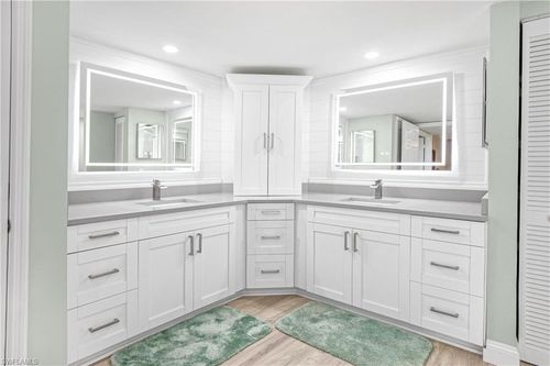 b-303-21 Bluebill Ave, NAPLES, FL, 34108-1755 | Card Image