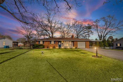 2016 Caseyville Ave, Swansea, IL, 62226-2103 | Card Image