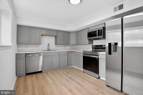202 E Gordon St, STERLING, VA, 20164-2342 | Card Image