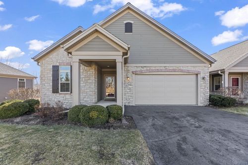 W178N11384 Island View Court, Germantown, WI, 53022 | Card Image