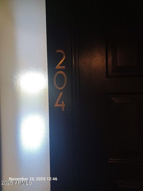 204-2323 N Central Ave, Phoenix, AZ, 85004-1325 | Card Image