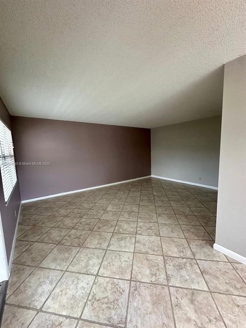 402-402 Fanshaw J, Boca Raton, FL, 33434-3057 | Card Image