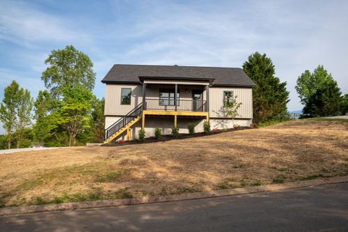 266 Willbrook Cir Ne, Cleveland, TN, 37323-8770 | Card Image