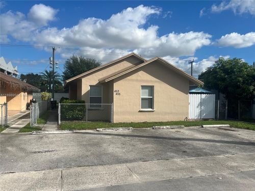 453 E 13th St, Hialeah, FL, 33010-3665 | Card Image