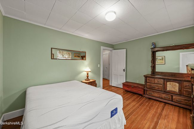 9 High St, Home with 6 bedrooms, 3 bathrooms and 4 parking in Lenox MA | Image 38