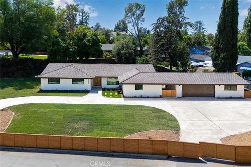 3209 Lakeknoll Dr, Fullerton, CA, 92835-1457 | Card Image