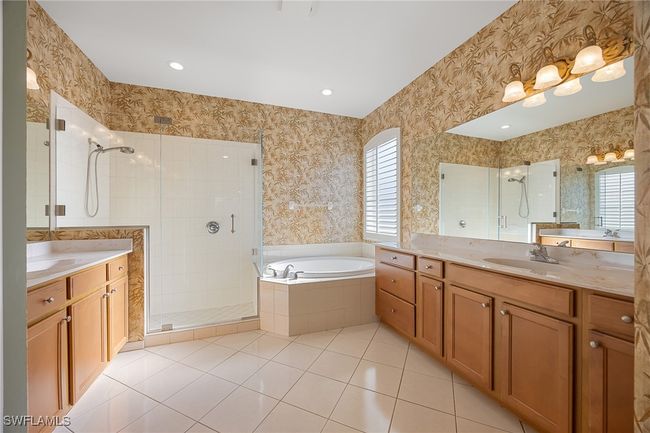 Owner's Bath with separate shower and tub | Image 11
