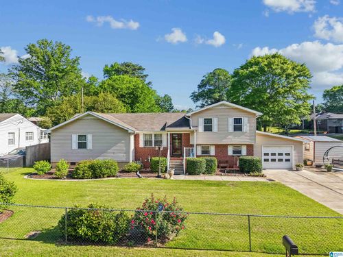 410 Willow Dr, HUEYTOWN, AL, 35023-2749 | Card Image