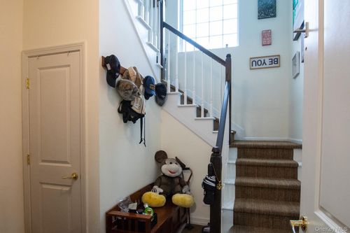 21 Greentree Ct, Shirley, NY, 11967-3653 | Card Image