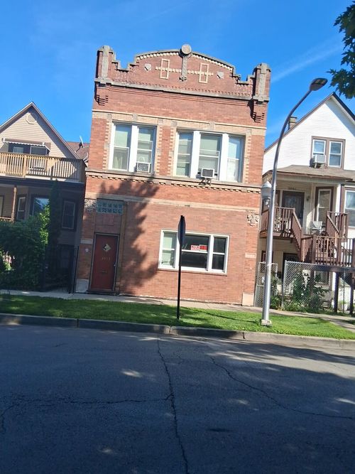 1-f-3053 N Elbridge Avenue, Chicago, IL, 60618 | Card Image