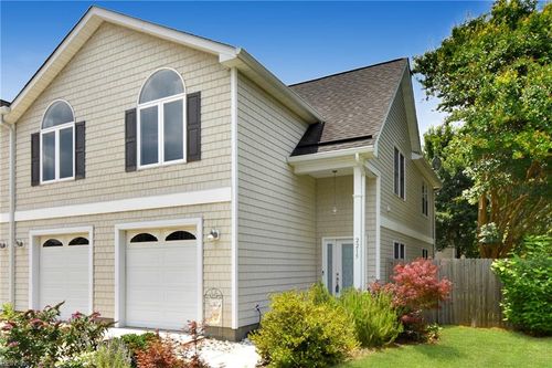 2215 E Berrie Cir, Virginia Beach, VA, 23455-1903 | Card Image