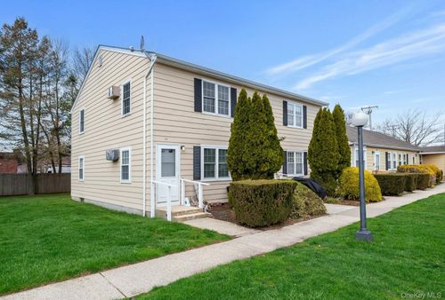 d38-1000 9th St, Greenport, NY, 11944-1700 | Card Image