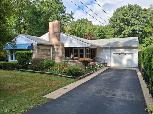 3233 Niles Cortland Rd Ne, Cortland, OH, 44410-1739 | Card Image