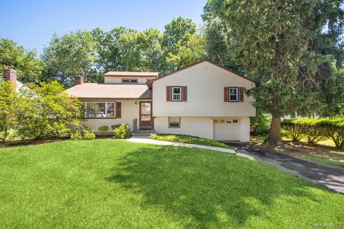5 Hemlock Rd, Hartsdale, NY, 10530-2948 | Card Image