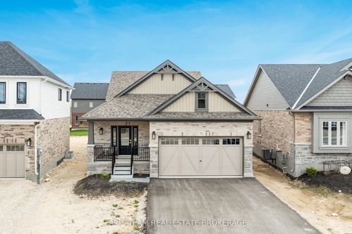 71 Uplands Dr, Markdale, ON, N0C1H0 | Card Image
