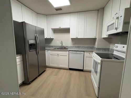 2331 Holmes Street, Jacksonville, FL, 32207 | Card Image