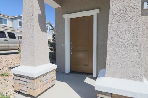 5886 Grand Row Way, Reno, NV, 89523-1542 | Card Image