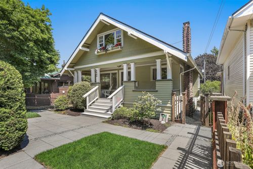 2560 5th Ave W, Seattle, WA, 98119-2271 | Card Image