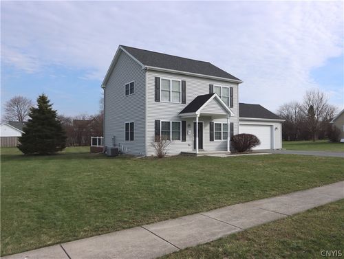 207 Funnycide Dr, Sackets Harbor, NY, 13685-7705 | Card Image