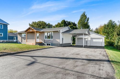 2140 Valley St, North Stormont, ON, K0C1W0 | Card Image