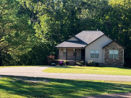 140 Eagle Crest Ln, Parsons, TN, 38363-4094 | Card Image