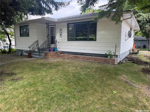 401 2 Ave, Jansen, SK, S0K | Card Image