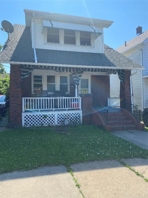 2632 Perry St, Erie, PA, 16504-2906 | Card Image