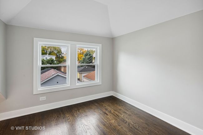 4948 N Austin Ave, Home with 5 bedrooms, 2 bathrooms and null parking in CHICAGO IL | Image 9