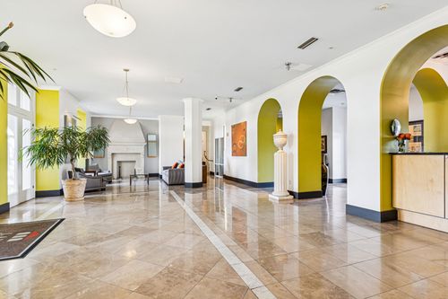 apt-305-329 E Colorado Blvd, Dallas, TX, 75203-1246 | Card Image