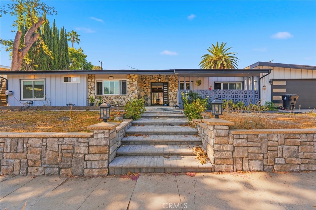 Residential in Woodland Hills 4