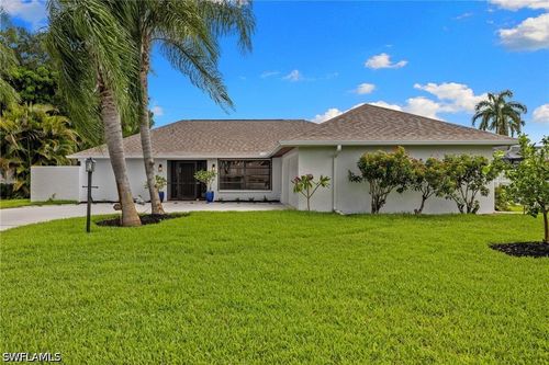433 Golfview Dr, NAPLES, FL, 34110-1121 | Card Image