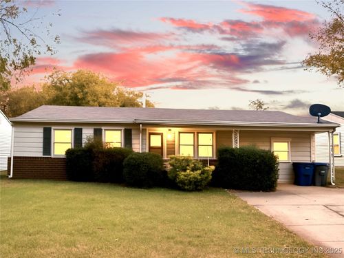 2114 W 45th Pl, Tulsa, OK, 74107-6747 | Card Image