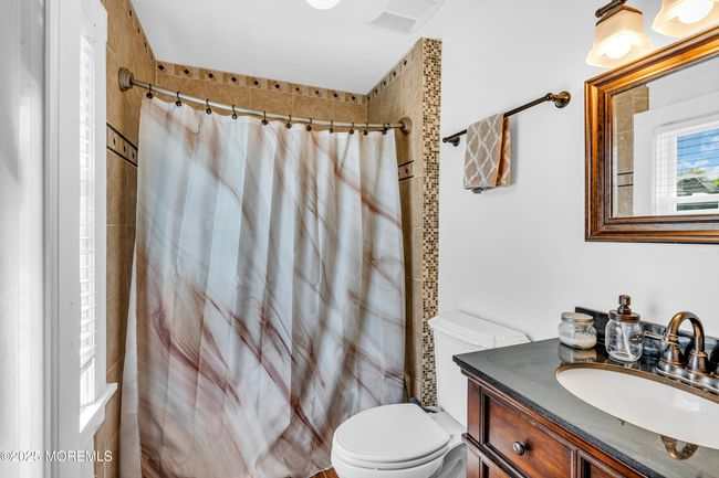 en- suite bathroom | Image 30