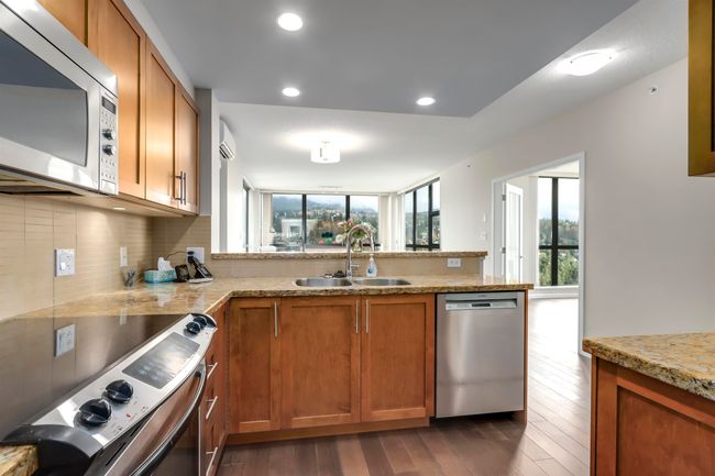 2501 - 288 Ungless Way, Condo with 2 bedrooms, 2 bathrooms and 2 parking in Port Moody BC | Image 18