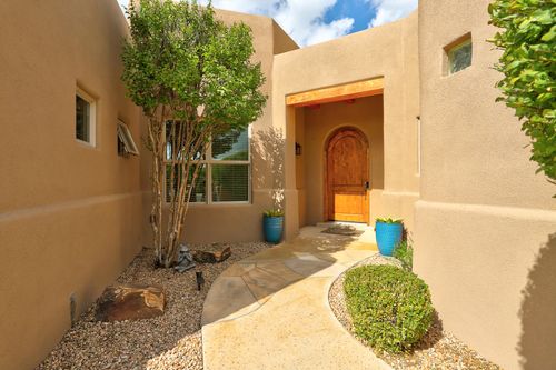 4901 Valle Rio Trl Nw, Albuquerque, NM, 87120-4682 | Card Image