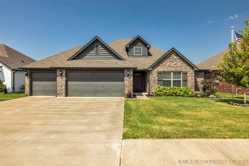 10422 S 230th East Ave, Broken Arrow, OK, 74014-6225 | Card Image