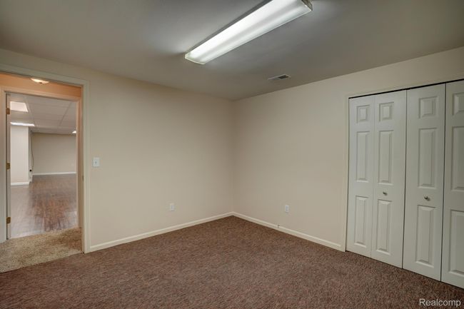 6407 Beecher Rd, Condo with 2 bedrooms, 3 bathrooms and null parking in Flint MI | Image 33