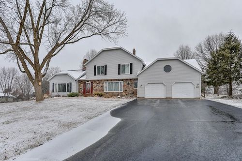 1706 Woodland Ridge Rd, Wausau, WI, 54403-2371 | Card Image