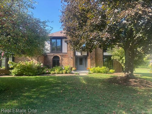 21653 Heatheridge Ln, Northville, MI, 48167-9069 | Card Image