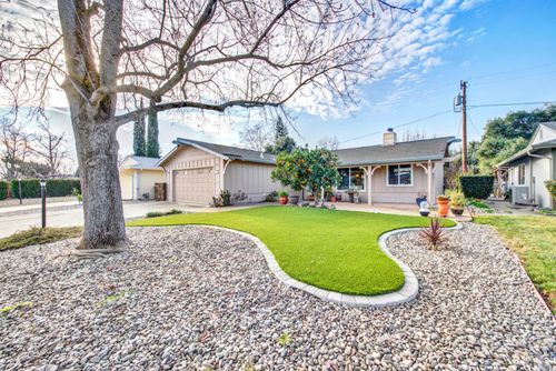 126 Olympic Cir, Vacaville, CA, 95687-3306 | Card Image