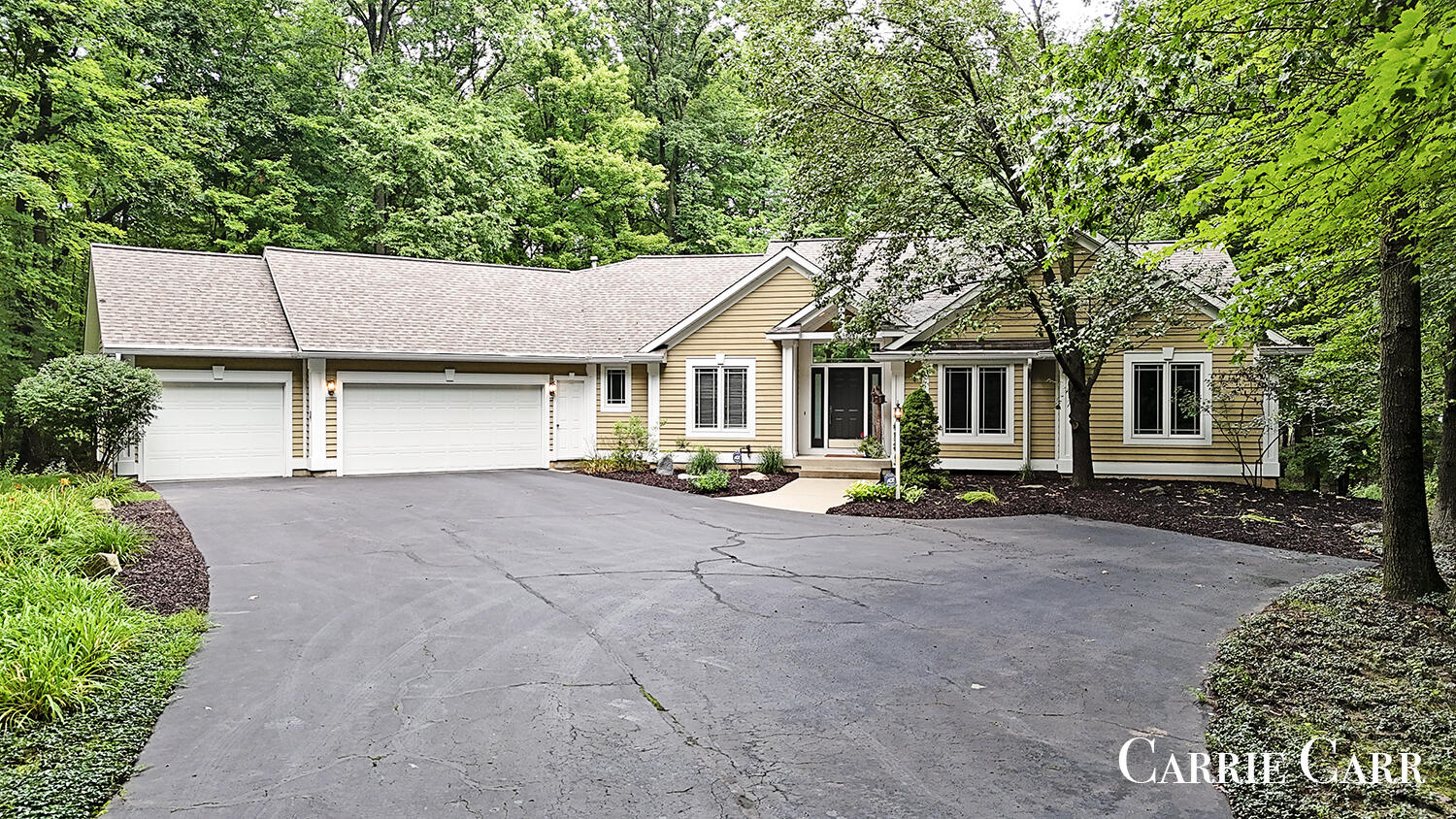 Winterforest Dr, Rockford, MI 49341